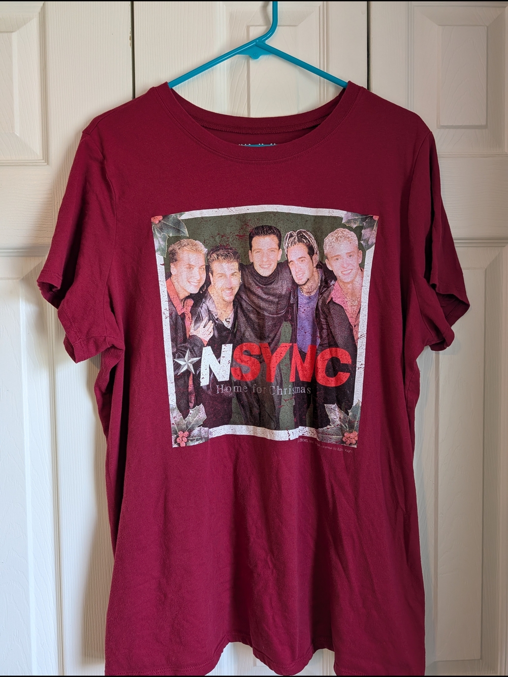 torrid Burgundy NSYNC Christmas Short Sleeve Tee